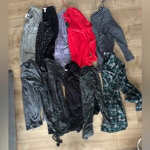 Maternity long sleeves 4 nursing/ maternity
Size large